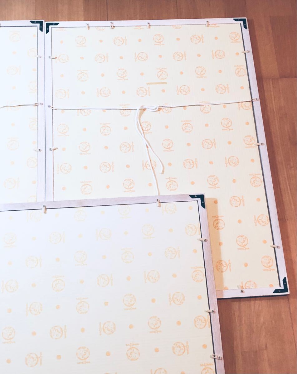 インゲラ・アリアニウス 額装 ポスター 3枚セット 木製パネル付き 北欧 OMM-design/インゲラ・アリアニウス/ポスター(50×70cm)/ライオン