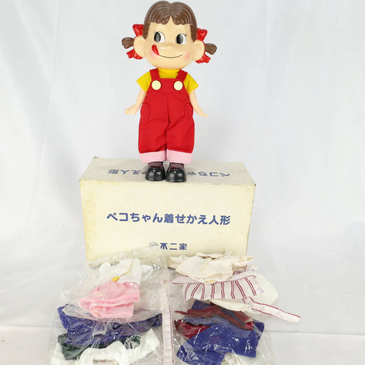 FUJIYA/不二家/フジヤ ペコちゃん着せ替え人形 着せ替え衣装 標準他3セット付 キャンペーン/非売品/昭和レトロ アンティーク 一部汚れ有_画像4