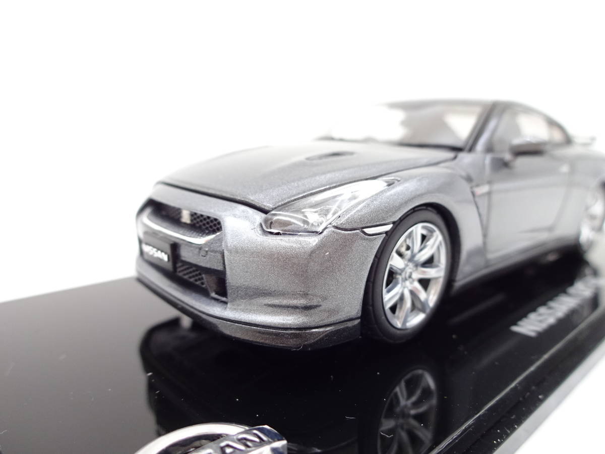 1/43　ニッサン　GT-R(R35)high　ダークメタルグレー　090316-8900　KWAM002100HI
