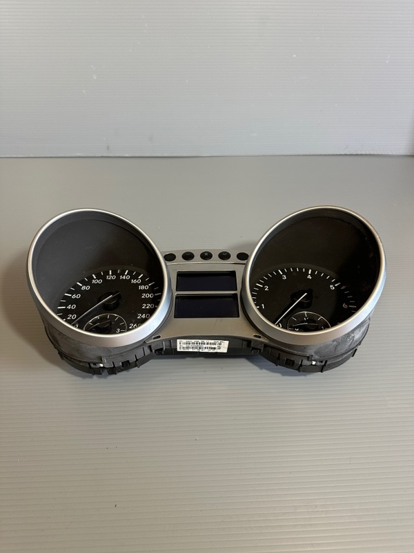 【21026】2008 ベンツ ML350 W164 前期 スピードメーター A2514405011 Mercedes BENZ Speedmeter / Display / Instrument Cluster