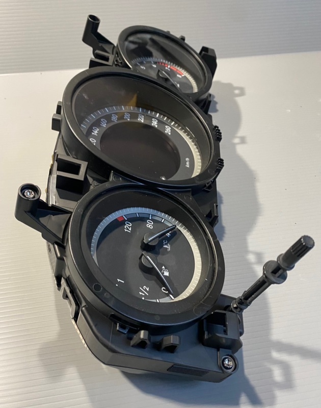【11780】2013 ベンツ W204 C180 后期 スピードメーター A2049003909 Mercedes BENZ Speedmeter / Display / Instrument Cluster