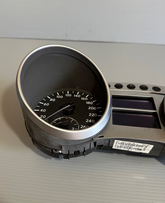 【21026】2008 ベンツ ML350 W164 前期 スピードメーター A2514405011 Mercedes BENZ Speedmeter / Display / Instrument Cluster