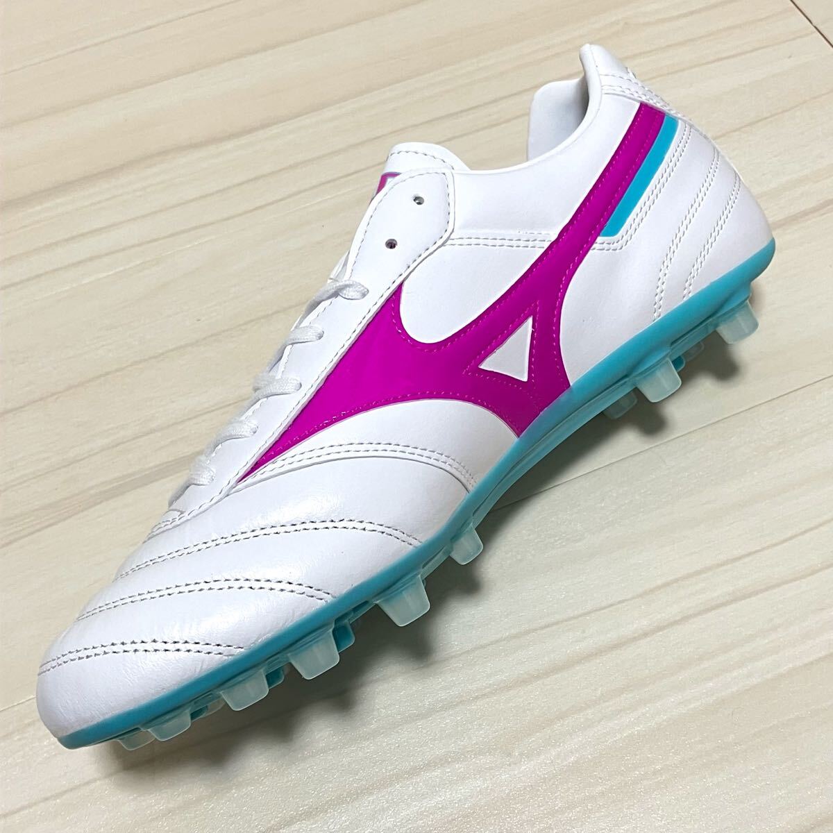 日本未発売 MIZUNO ミズノ モレリア2 プロ AG 25 0cm 白 ピンク 日本未発売 MIZUNO ミズノ モレリア2 プロ AG 25 0cm 白 ピンク