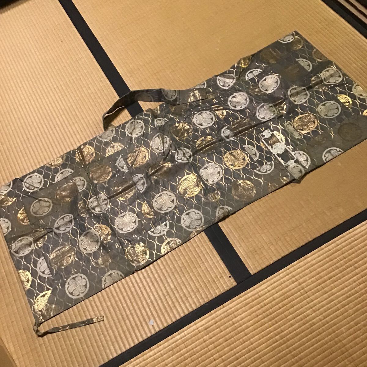 正絹 法衣 五条袈裟 金絲 三葉葵御紋 送料一律600円 絡 正絹 法衣 五条袈裟 金絲 三葉葵御紋 送料一律600円 絡