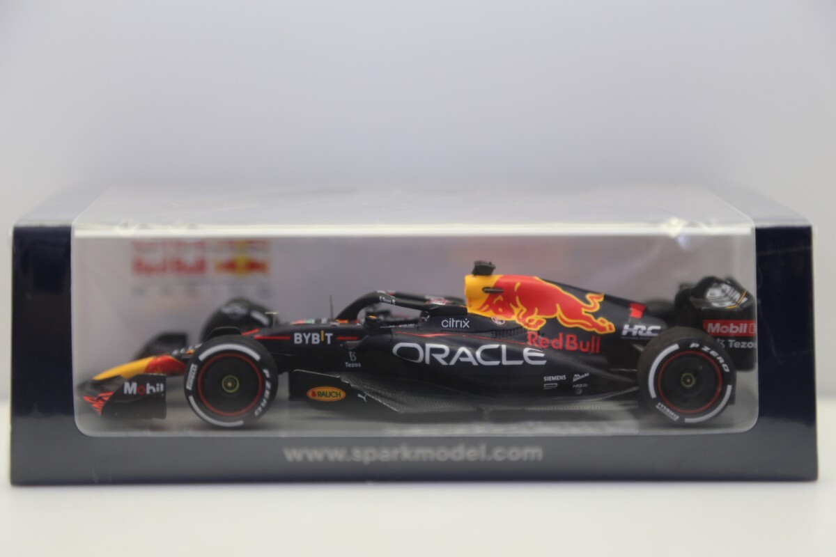 スパークモデル 1/43 レッドブル RB18 No.1 オラクル レッドブルレーシング 2022 F1 マイアミGP ウィナー M.フェルスタッペン S8534 //00
