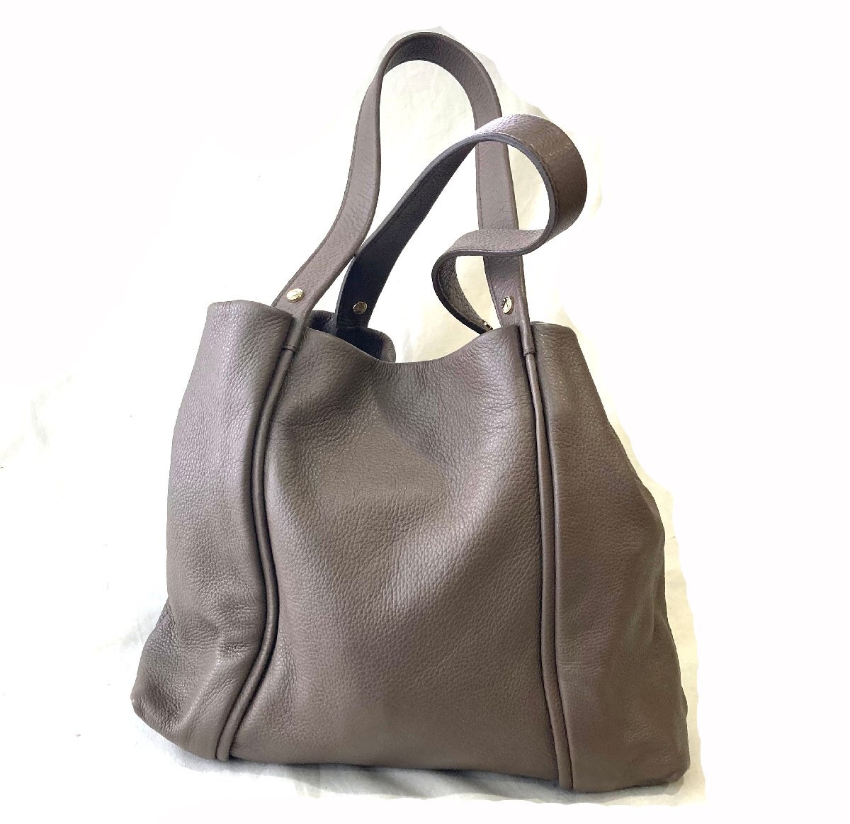  б/у *FURLA/ Furla * большая сумка плечо .. shrink кожа тауп морщина кожа низ шпилька имеется 