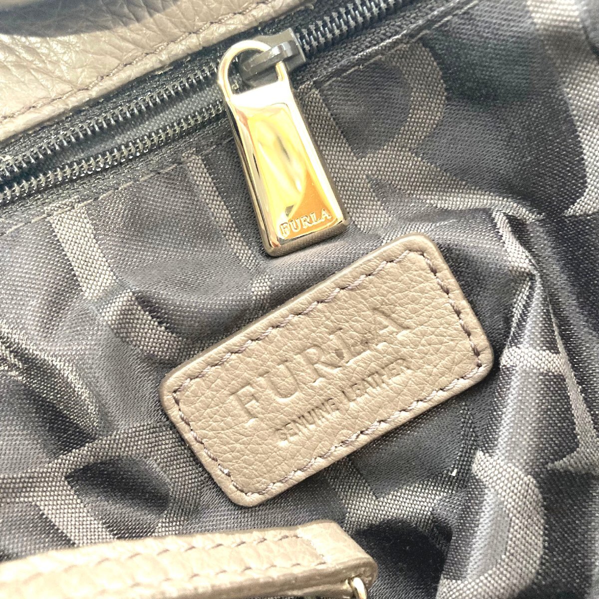  б/у *FURLA/ Furla * большая сумка плечо .. shrink кожа тауп морщина кожа низ шпилька имеется 