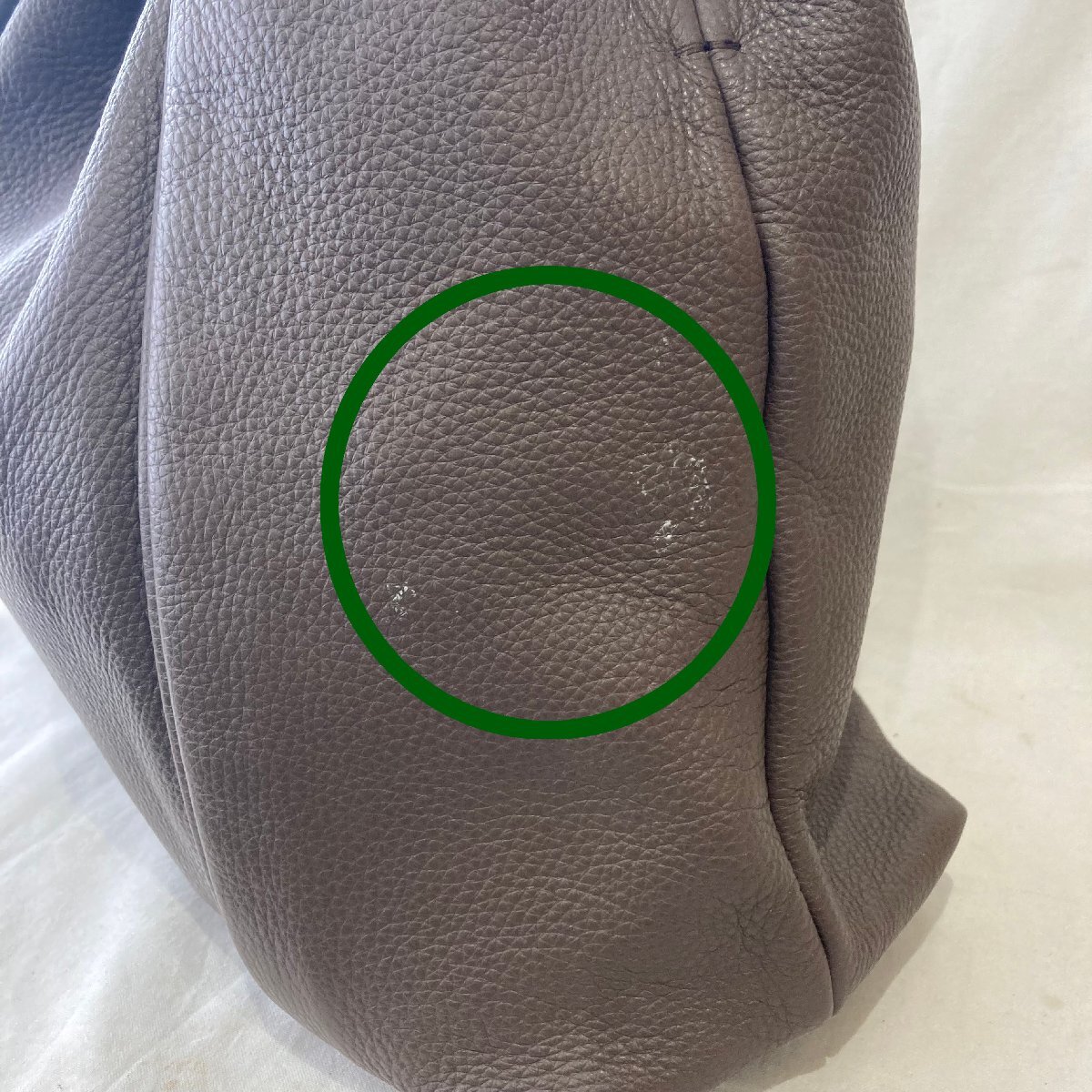  б/у *FURLA/ Furla * большая сумка плечо .. shrink кожа тауп морщина кожа низ шпилька имеется 