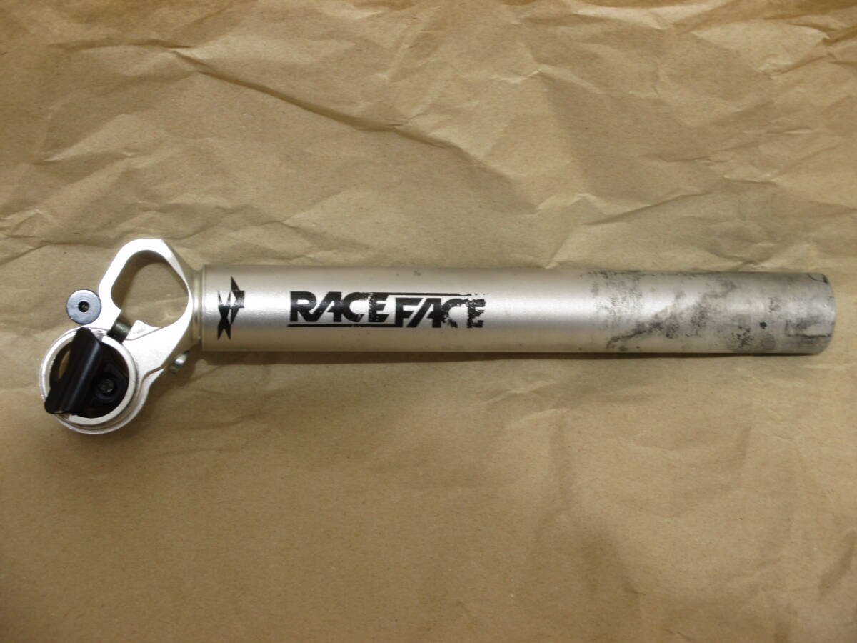 Race Face XY シートポスト φ31.6 シルバーです。