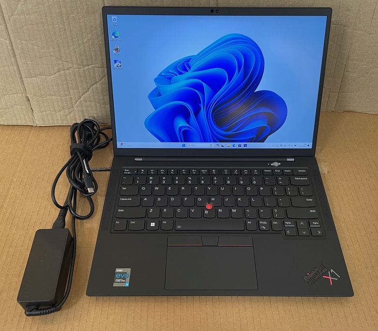 美品・メーカー保証残あり★LENOVO Thinkpad X1Carbon Gen9 Corei7-1185G7 メモリ16GB SSD512GB USキーボード 中古品 送料込み