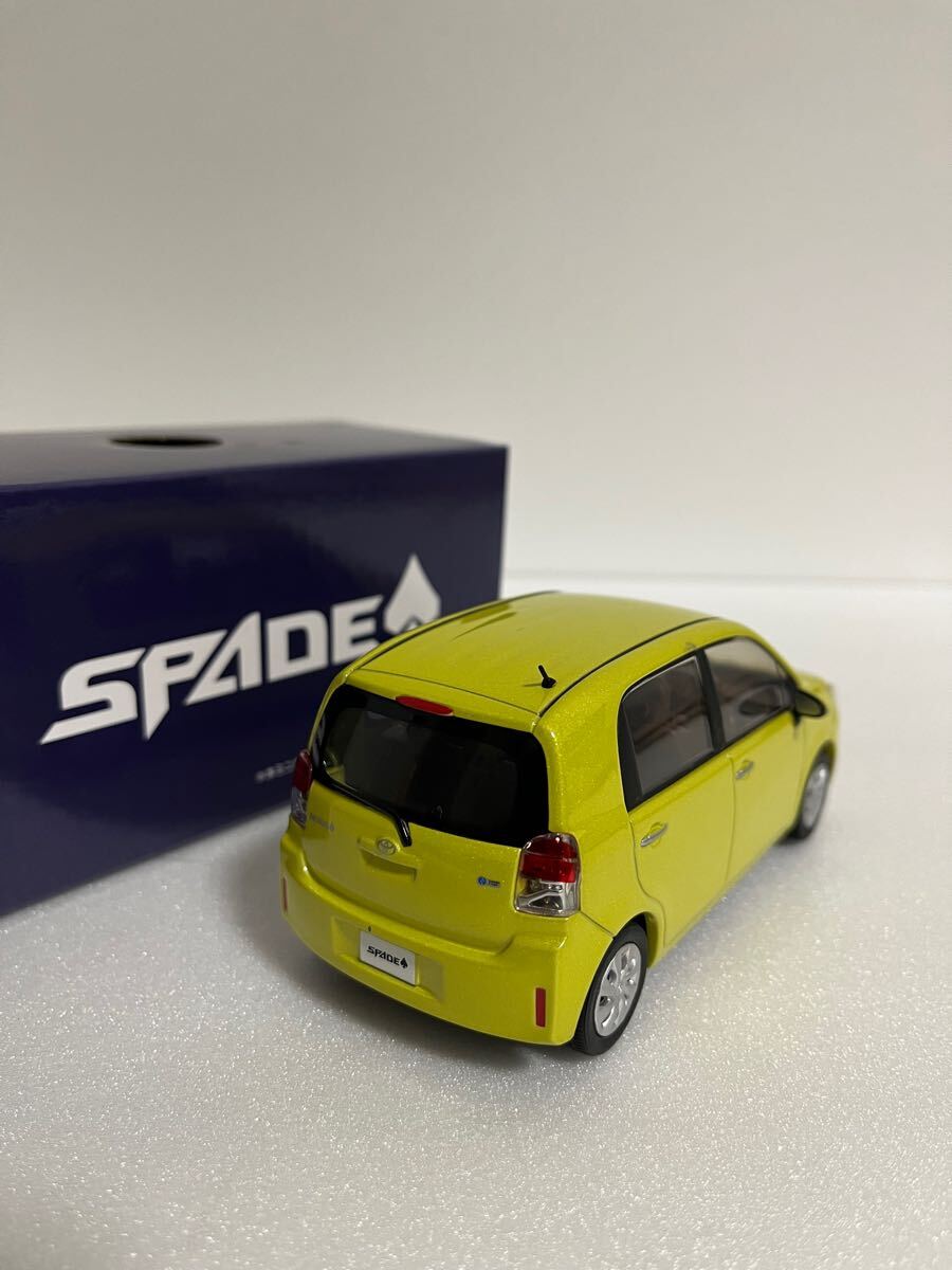 1/30 トヨタ スペイド SPADE 非売品 カラーサンプル ミニカー シトラスマイカメタリック_画像2