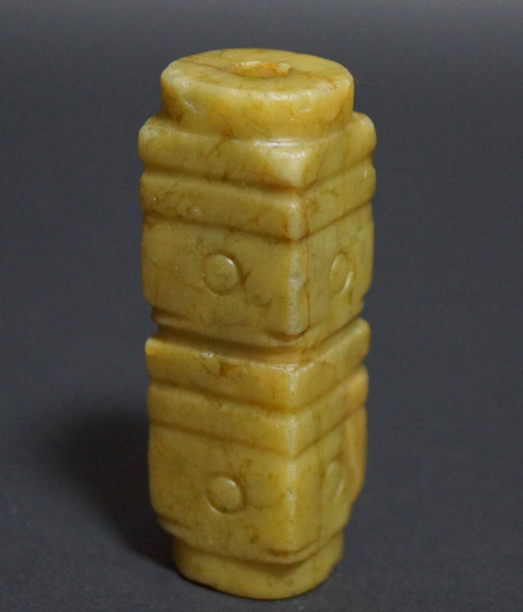 古代 和田玉(ホータン)細工彫り玉琮 根付 緒締玉 提げ物 装飾品★美しい石目★s61211