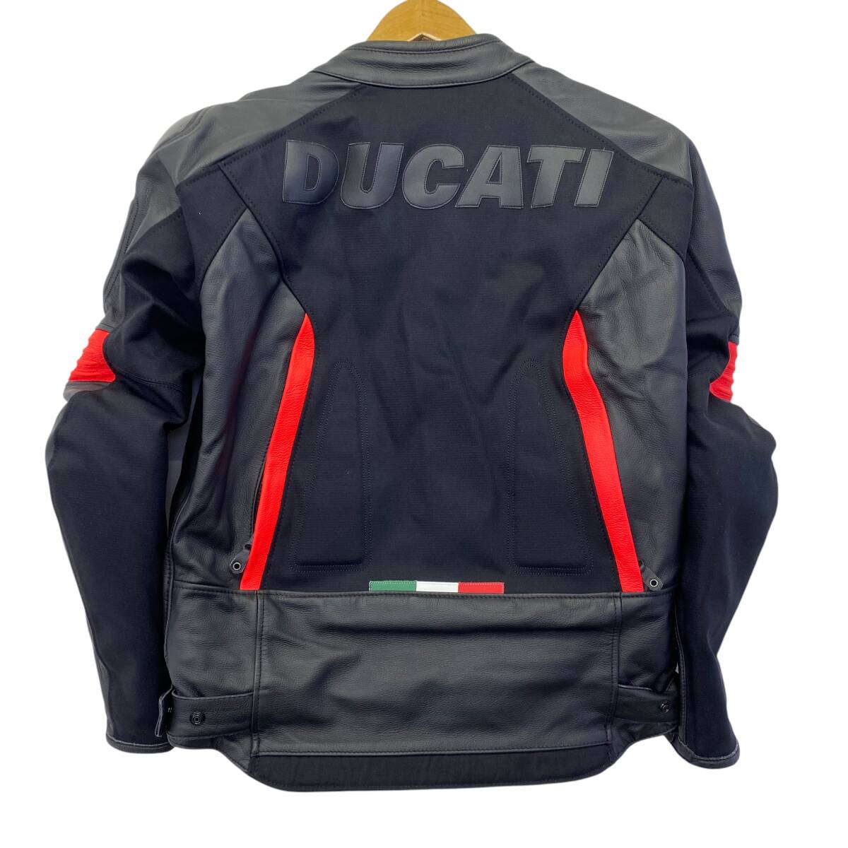 【美品】 DUCATI　ドゥカテ?！ighter C2 レザー＆ファブリック制ジャケット 50サイズ ブラック系 黒系 14699-100
