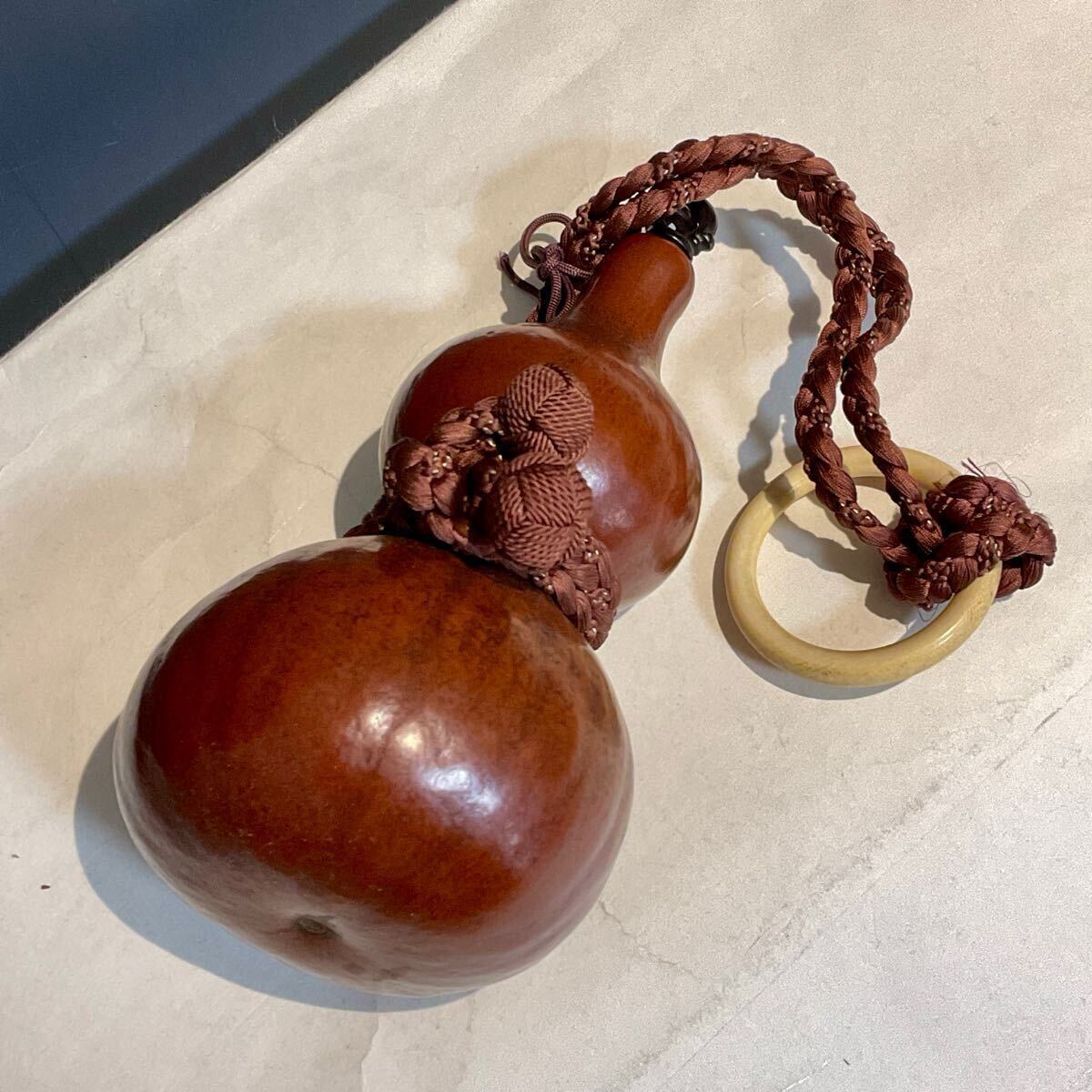 4122503 時代物 天然瓢箪 ひょうたん 全長約20㎝ 環つき 木箱入 4122503 時代物 天然瓢箪 ひょうたん 全長約20㎝ 環つき 木箱入