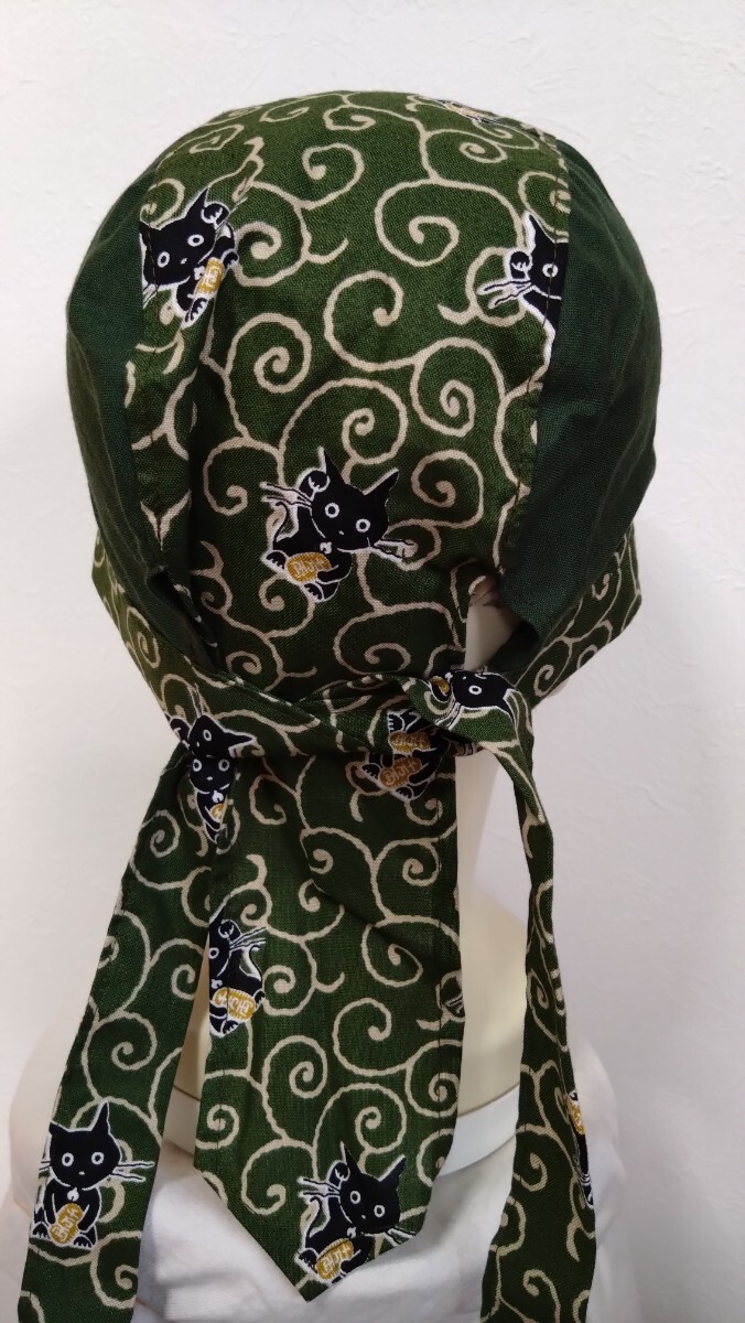 ★バンダナキャップ★ハンドメイド　和柄　唐草×無地　黒ネコ　緑