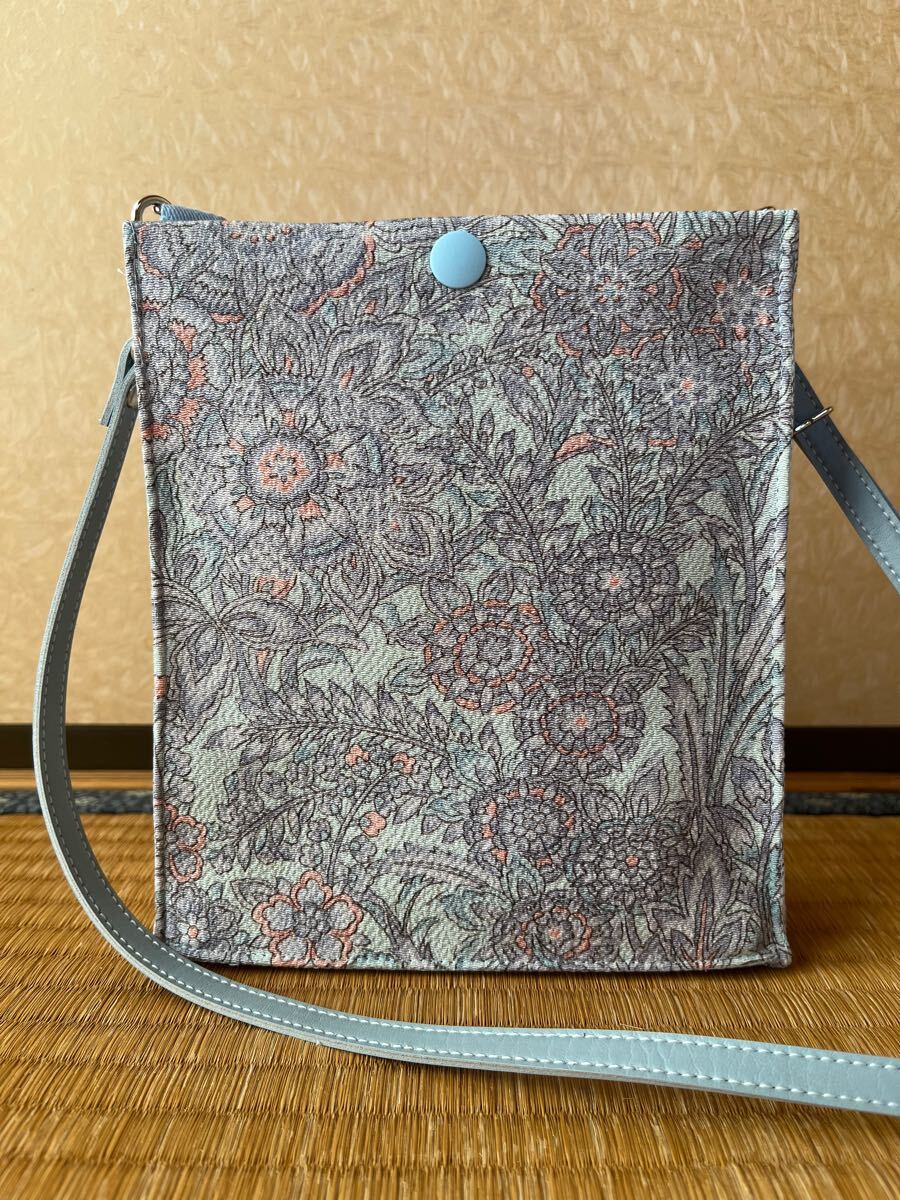 【花梨屋】着物リメイク ショルダーバッグ ミニポシェット 斜めがけ 正絹 水色 花柄 綿ツイル 合皮 ハンドメイド手作り 一点物 送料無料