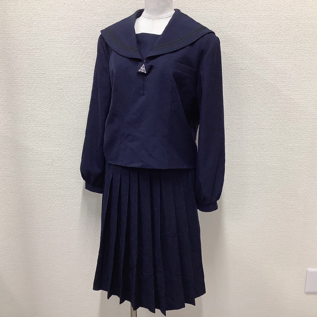 I1077/Y(中古)福島県 安達中学校 女子制服2点 /指定品/セーラー I1077/Y(中古)福島県 安達中学校 女子制服2点 /指定品/セーラー