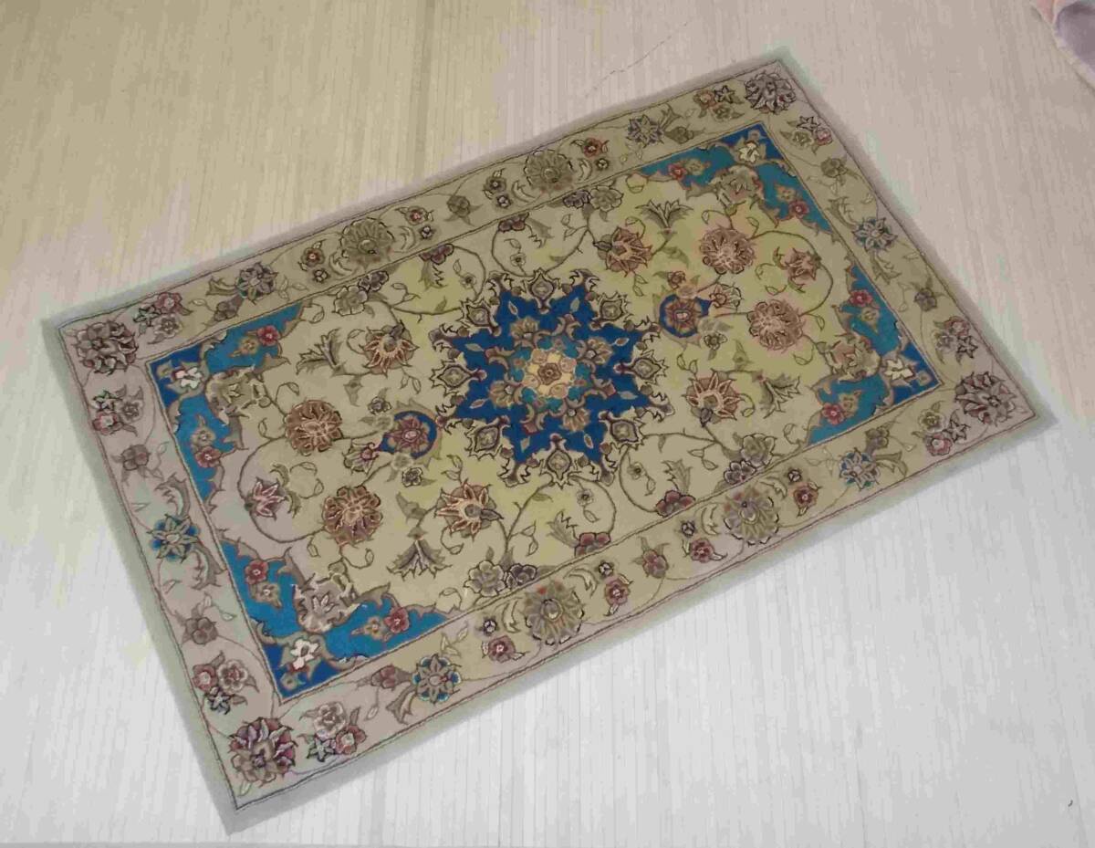 玄関マット　シルク20%ウール80%　90×150cm 高密度　手織りハンドタフテット　糸密度100万本/1㎡当　ラグ　廃業問屋様より格安で仕入品