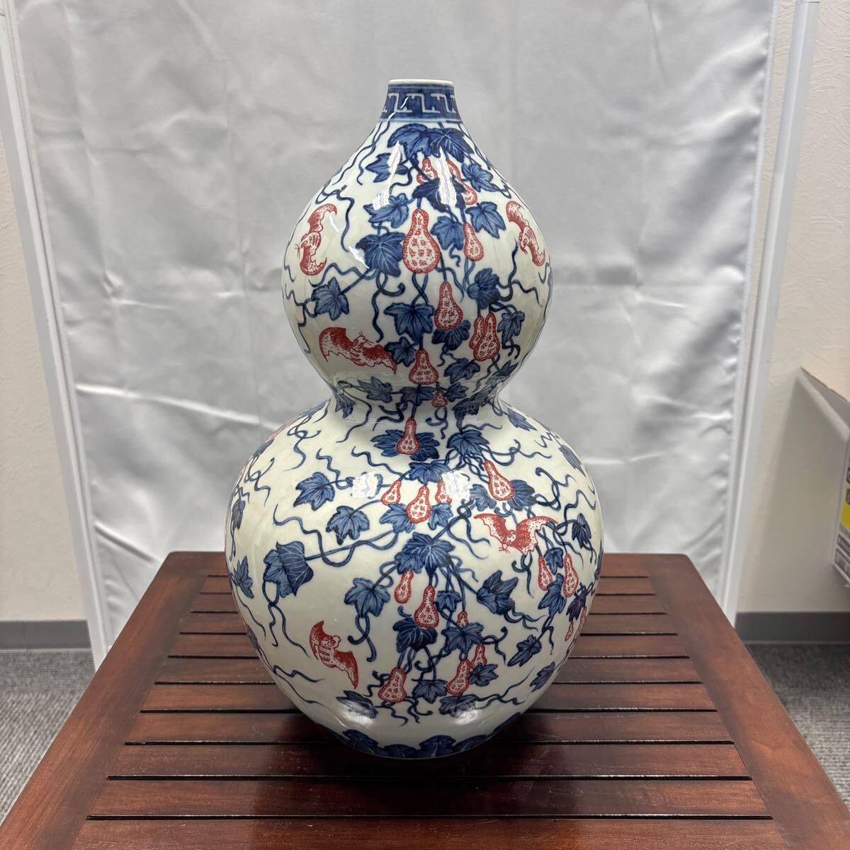 コレクター放出品】 古伊万里 染付蔦花草 蝙蝠紋 瓢箪型徳利