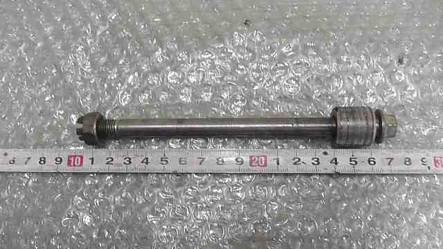 カブ50　C50-9413xxx　の　フロントアクスルシャフト *1734656040　中古