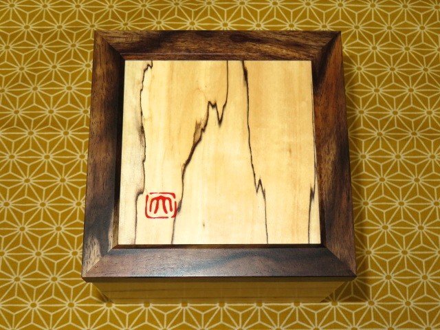 ▲大橋利一作銘入栃墨絵杢（スポルテッド）印籠形将棋駒箱▲紙箱付/未使用品