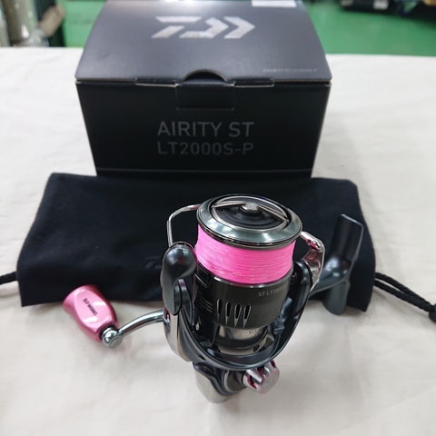 【美品】ダイワ　23エアリティ　ST　LT2000S-P