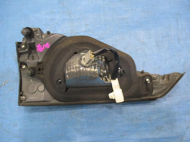 ◇レクサス Fスポーツ CT DAA-ZWA10 右フィニッシャーランプ 内テール NO.298476 【個人宅送料別途加算・S1サイズ】_画像2