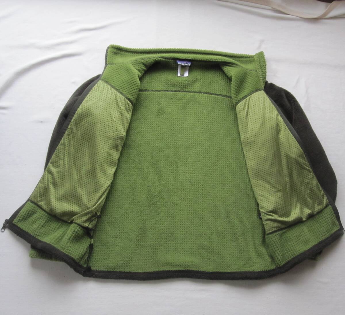 2004 パタゴニア R4 ジャケット (L) ロデン / patagonia / R2 2004 パタゴニア R4 ジャケット (L) ロデン / patagonia / R2