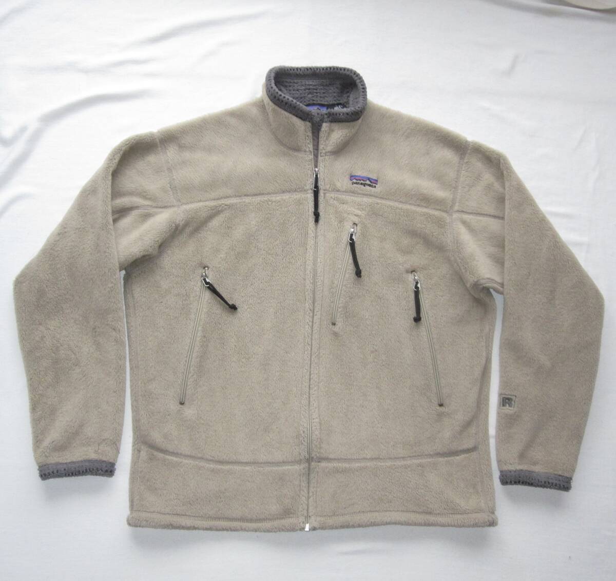 02 パタゴニア R4 ジャケット (L) レトロカーキ / patagonia 02 パタゴニア R4 ジャケット (L) レトロカーキ / patagonia