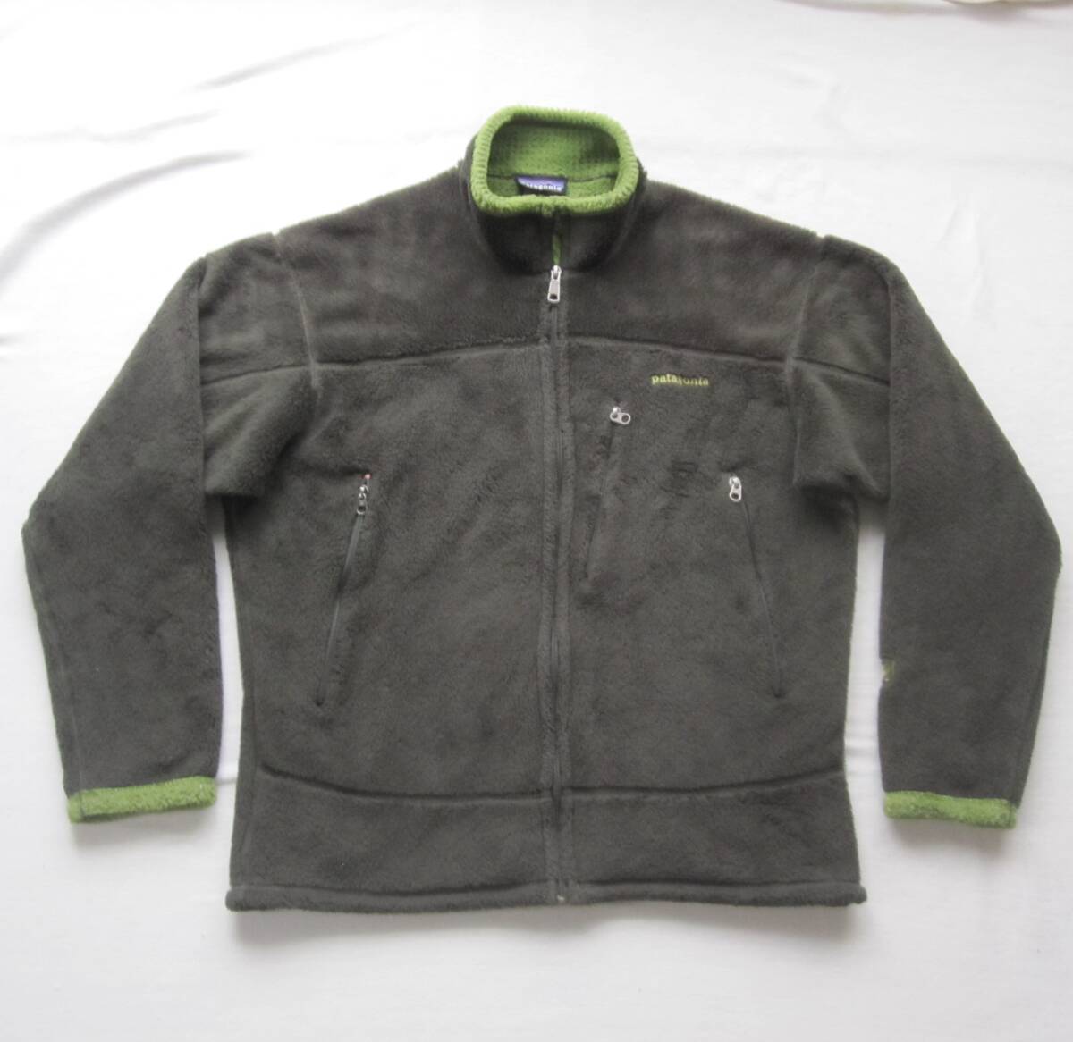 2004 パタゴニア R4 ジャケット (L) ロデン / patagonia / R2 2004 パタゴニア R4 ジャケット (L) ロデン / patagonia / R2