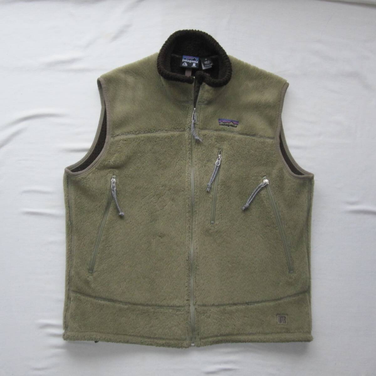 ☆'01 パタゴニア R4 ベスト (M) 2001年 フィールドグリーン / patagonia / USA製 / 刺繍タグ / ビンテージ ／ r2 レトロ