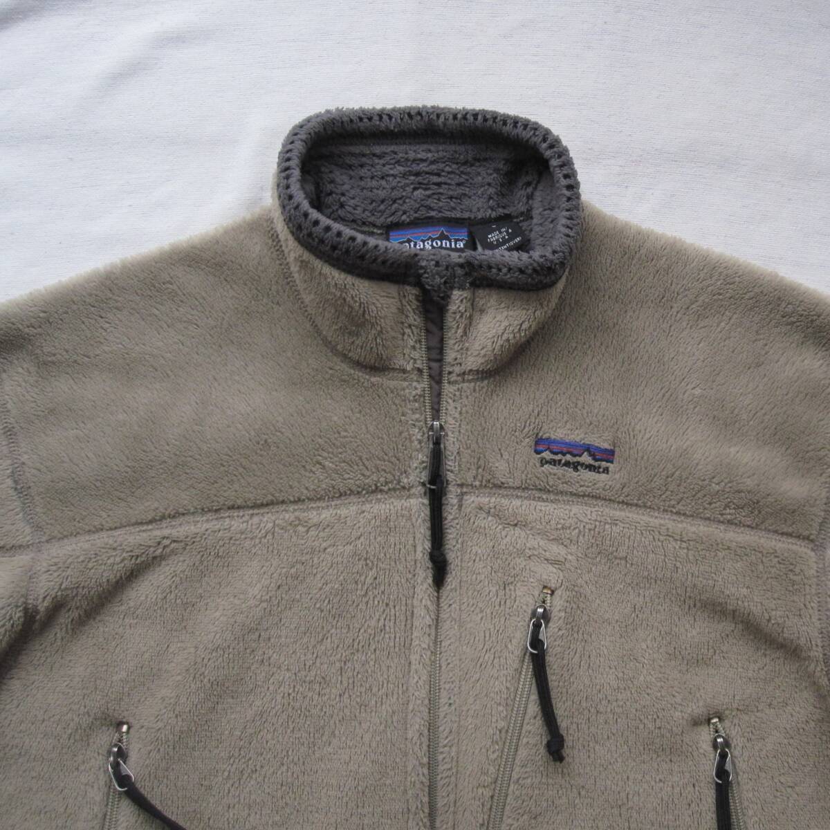 02 パタゴニア R4 ジャケット (L) レトロカーキ / patagonia 02 パタゴニア R4 ジャケット (L) レトロカーキ / patagonia