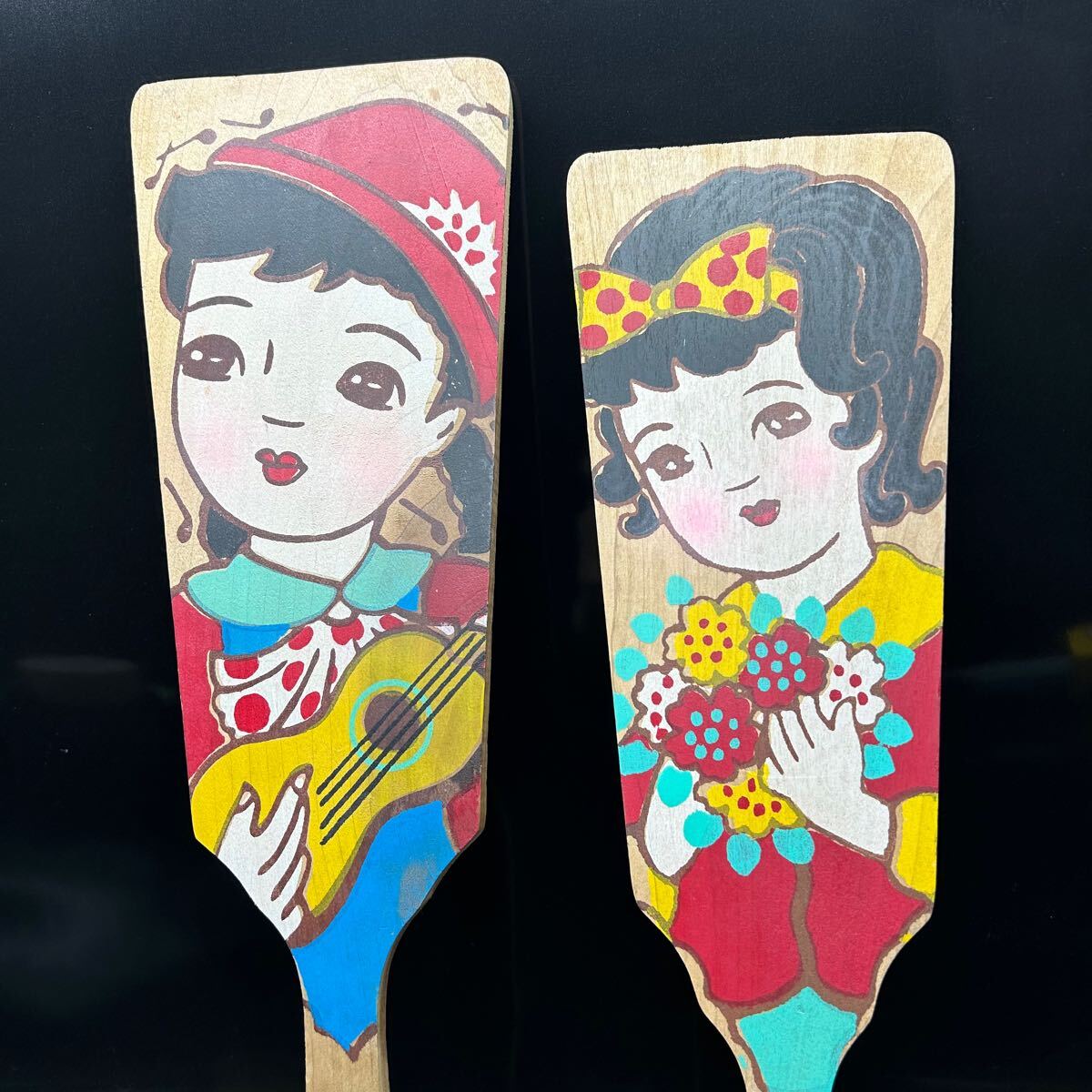 木製 羽子板 2枚セット 昭和レトロ アンティーク お正月 飾物 タ 木製 羽子板 2枚セット 昭和レトロ アンティーク お正月 飾物 タ