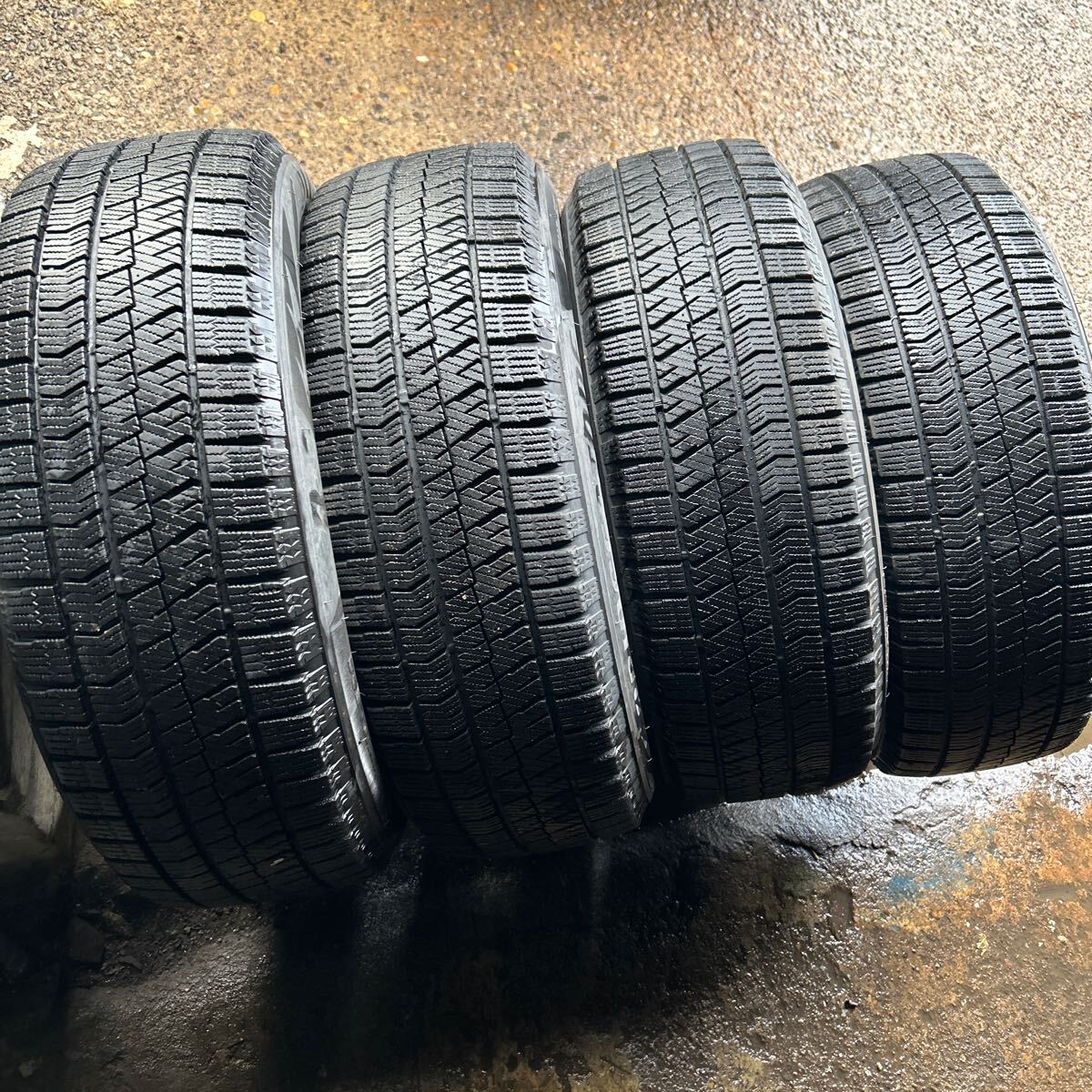 ブリヂストンVRX2 205/60R16 4本セット　バリ山　18年式 セレナ等