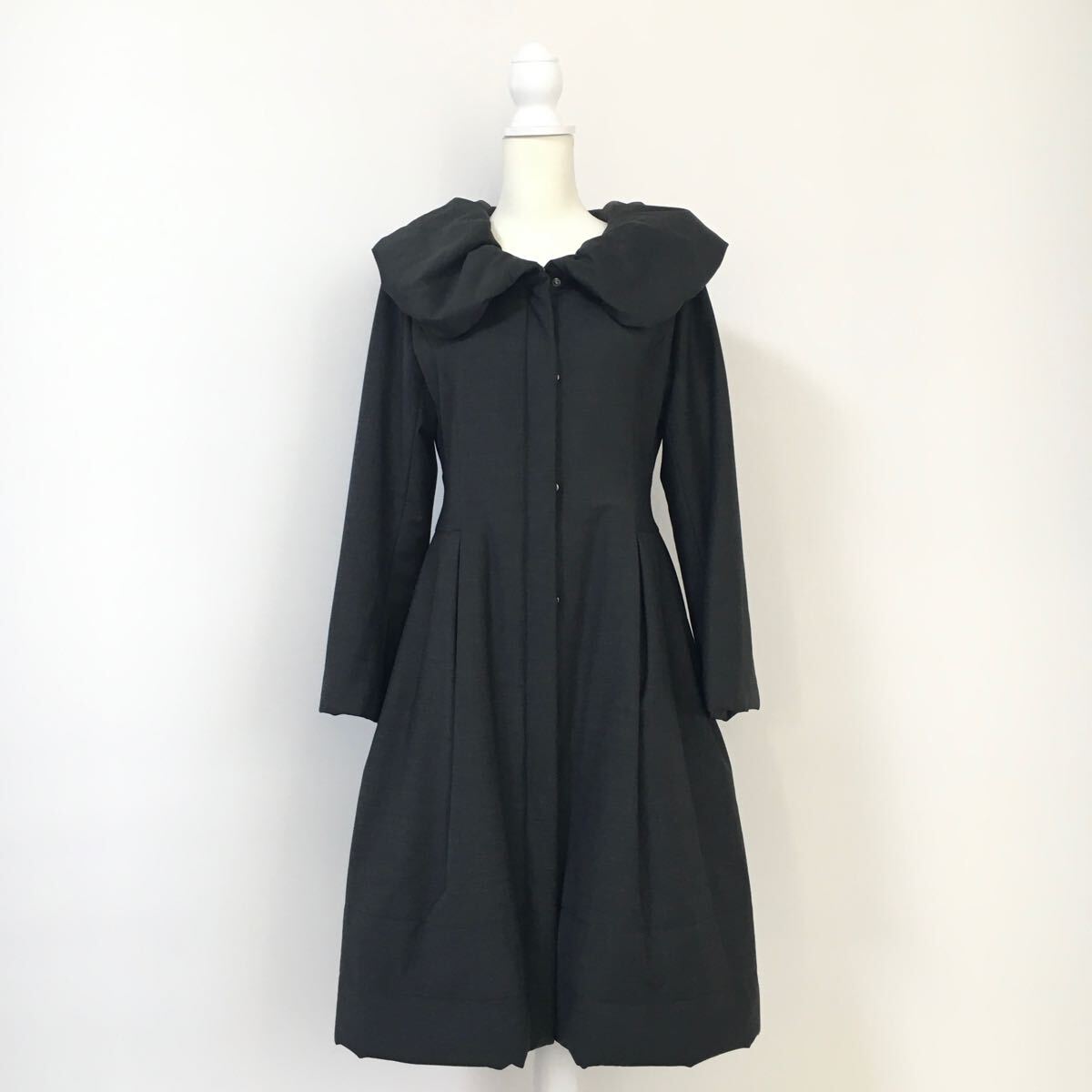 新品同様 FOXEY フォクシー 女優襟 ウール 中綿 コート 40 送料 新品同様 FOXEY フォクシー 女優襟 ウール 中綿 コート 40 送料
