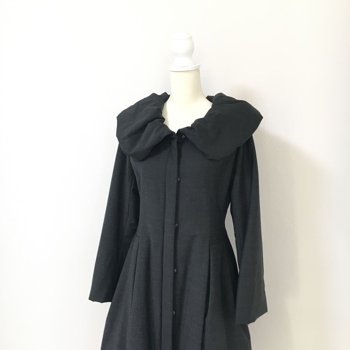 新品同様 FOXEY フォクシー 女優襟 ウール 中綿 コート 40 送料 新品同様 FOXEY フォクシー 女優襟 ウール 中綿 コート 40 送料