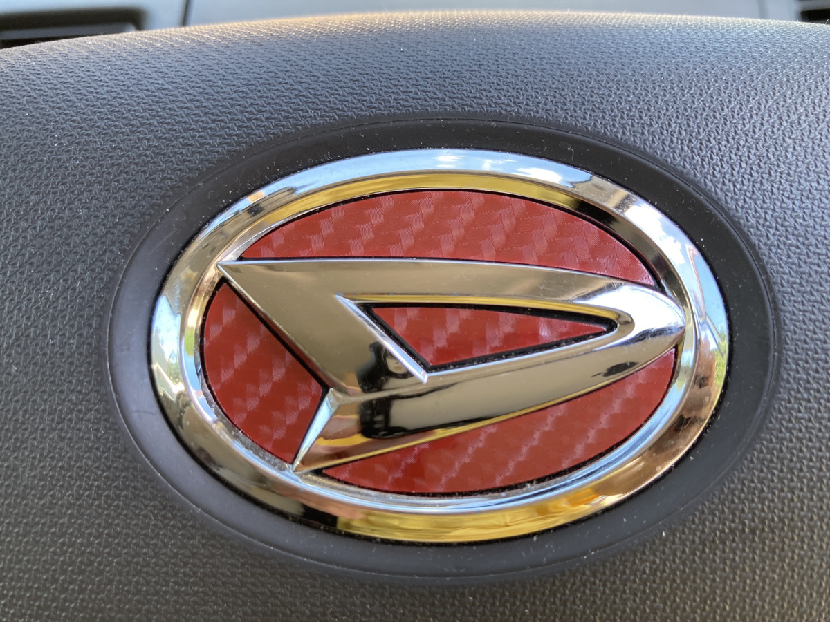  Daihatsu steering gear emblem sticker canvas Move tough to peach color Sakura color pink height lustre carbon sheet 