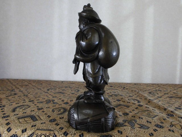 ** антиквариат небо страна ** высококлассный!! высота холм медь контейнер . соотношение . большой чёрный 