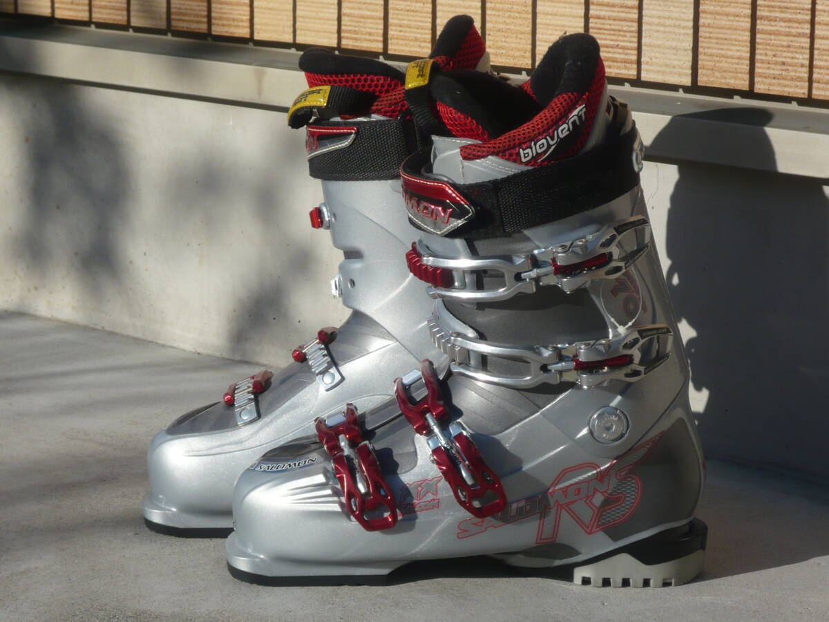 3 即決 SALOMON/サロモン スキーブーツ 新品 展示品 シルバー 3 即決 SALOMON/サロモン スキーブーツ 新品 展示品 シルバー