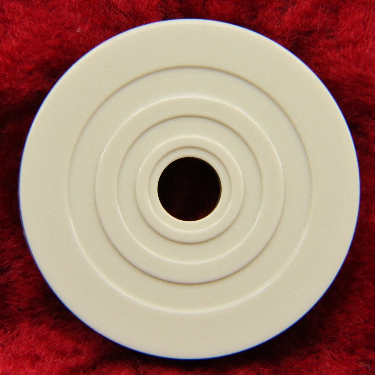 メーカー不明/ノーブランド EPアダプター/ドーナツ盤アダプター アイボリー　中古品 送料込み　24L16001