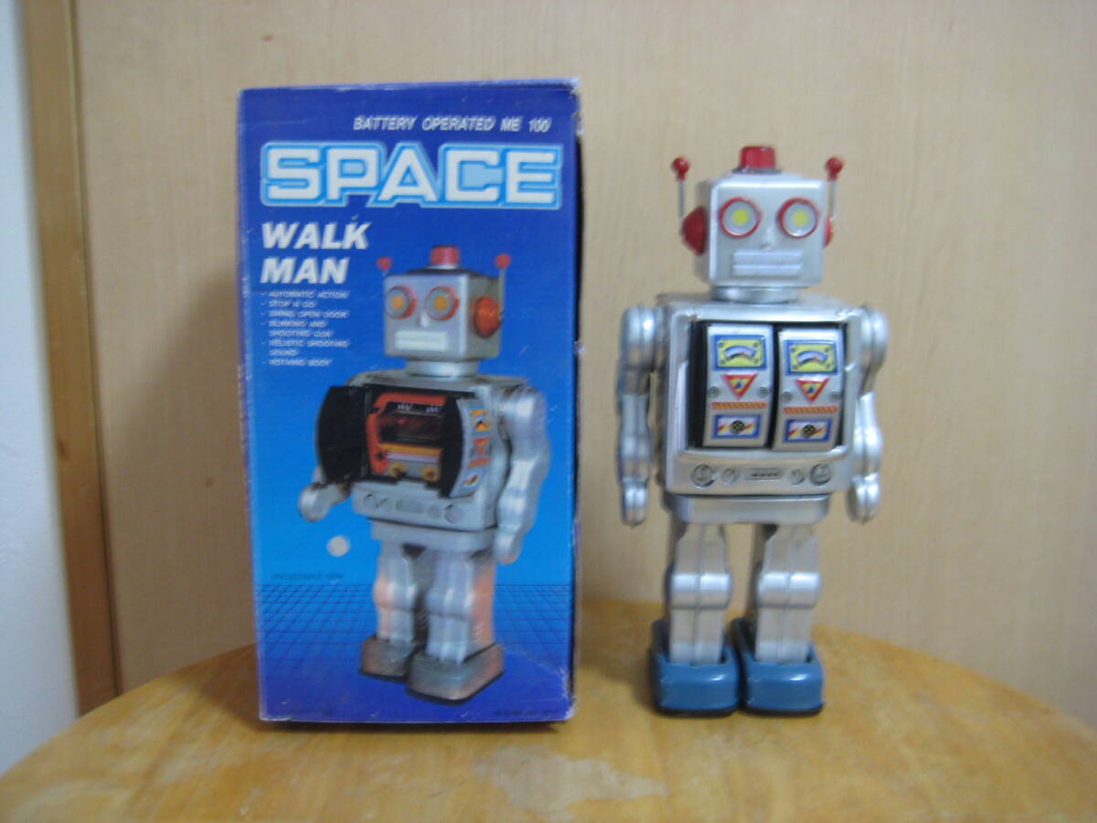 ブリキロボット SPACE WALK MAN（スペースウオークマン）寸法約高さ30㎝横14㎝傷汚れ有ります