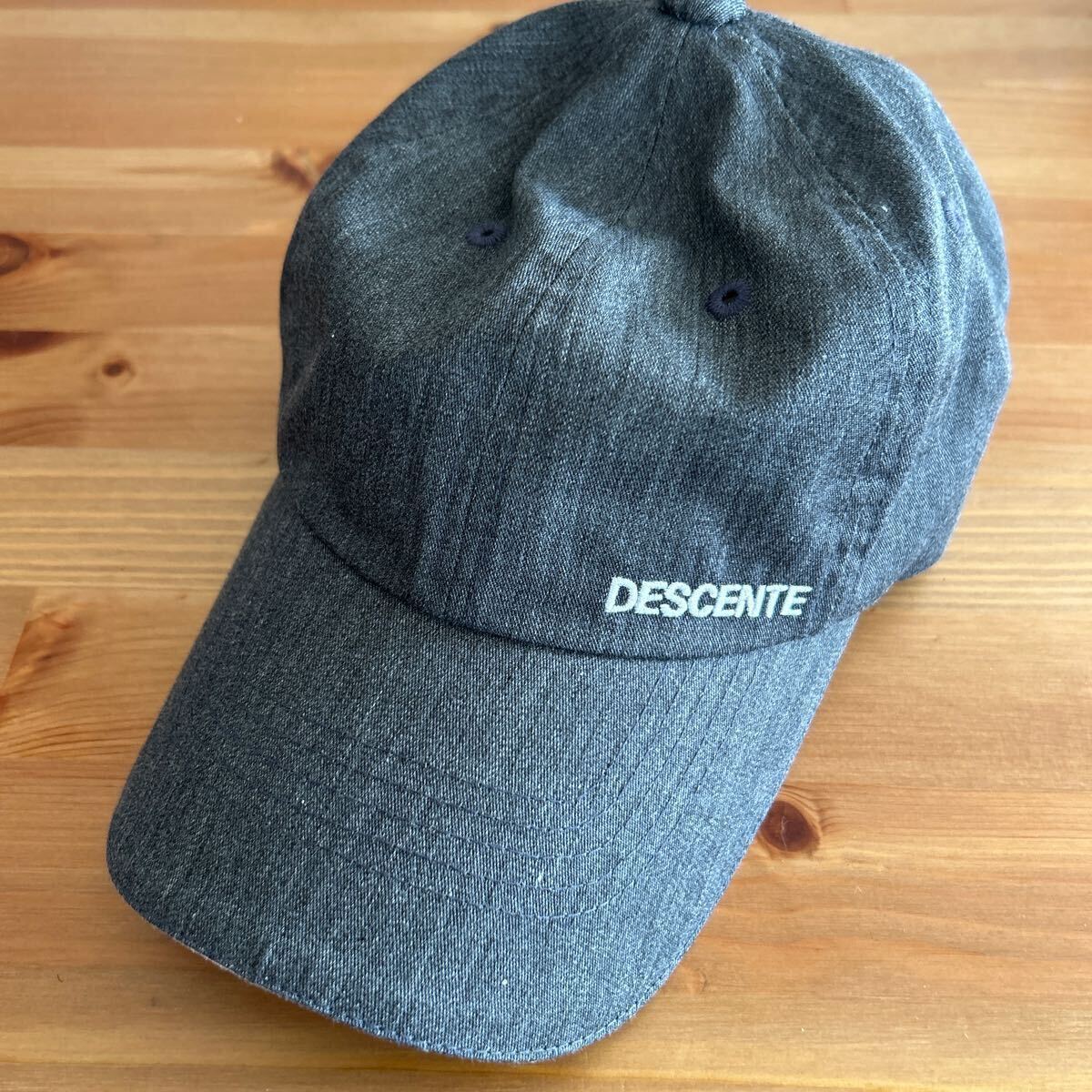 DESCENTE デサント　キャップ　タグ付き新品未使用品　カラーGRYM 送料無料