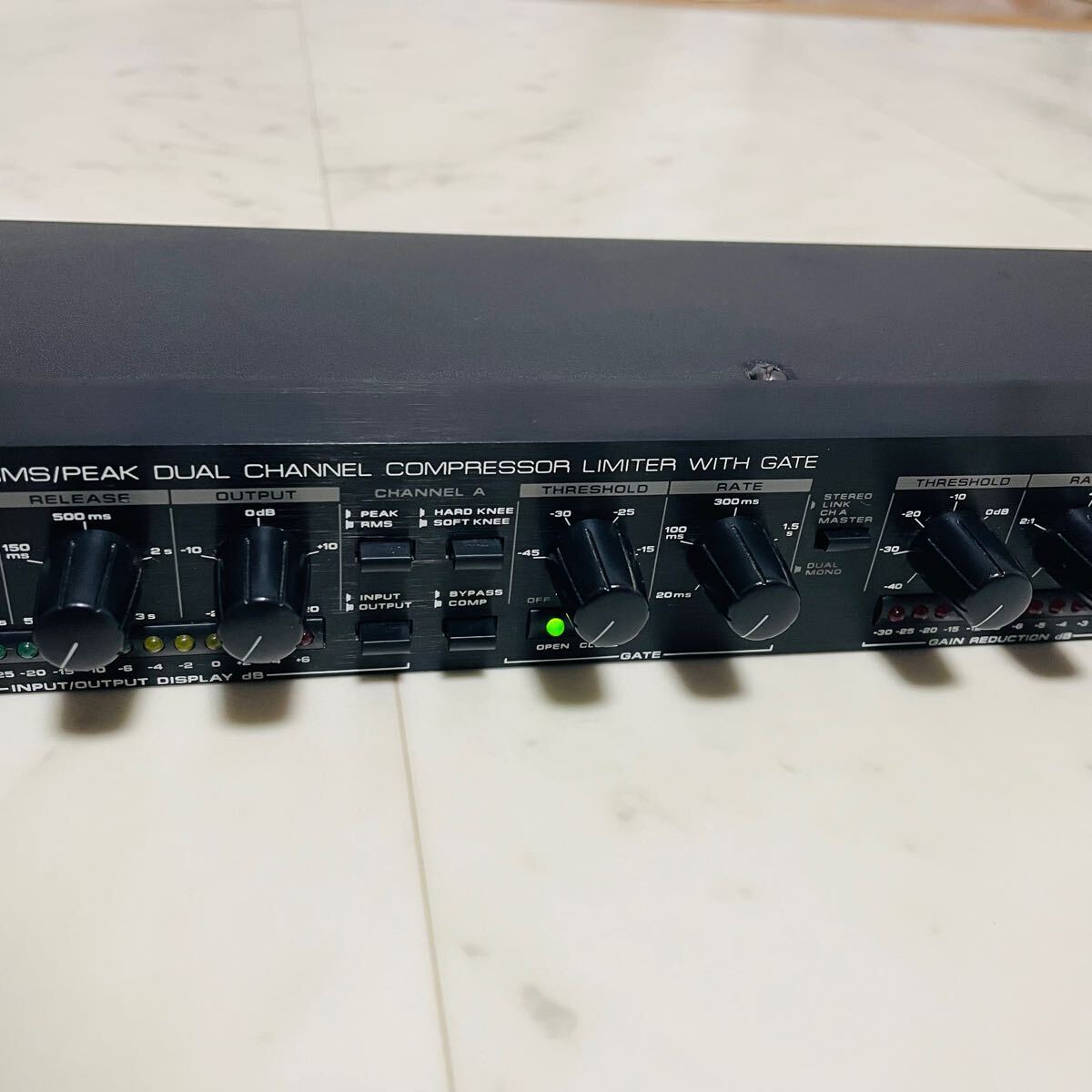ALESIS 2チャンネル コンプレッサー 3630 Compressor