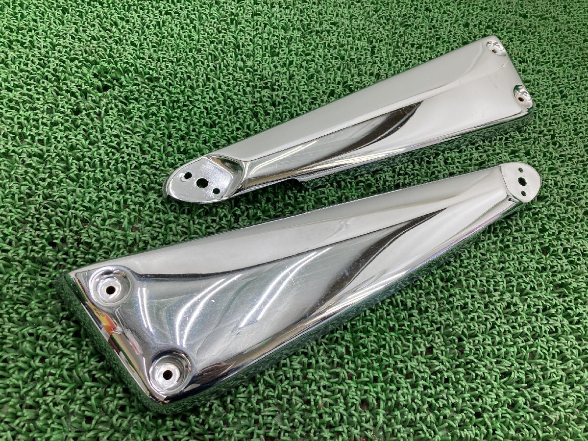 ロケットスリー タンデムステップホルダー 左右 トライアンフ(TRIUMPH) 純正 中古 トライアンフ ロケット3 ステップカバー 曲がり無し_画像1