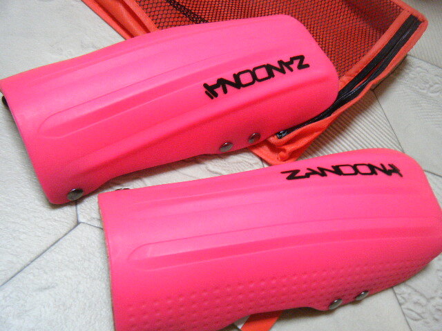 新品　ZANDONA アームガード 2024◆ TRI-GLIDE FOREARM ザンドナ ◆25ｃｍ FUCHSIA