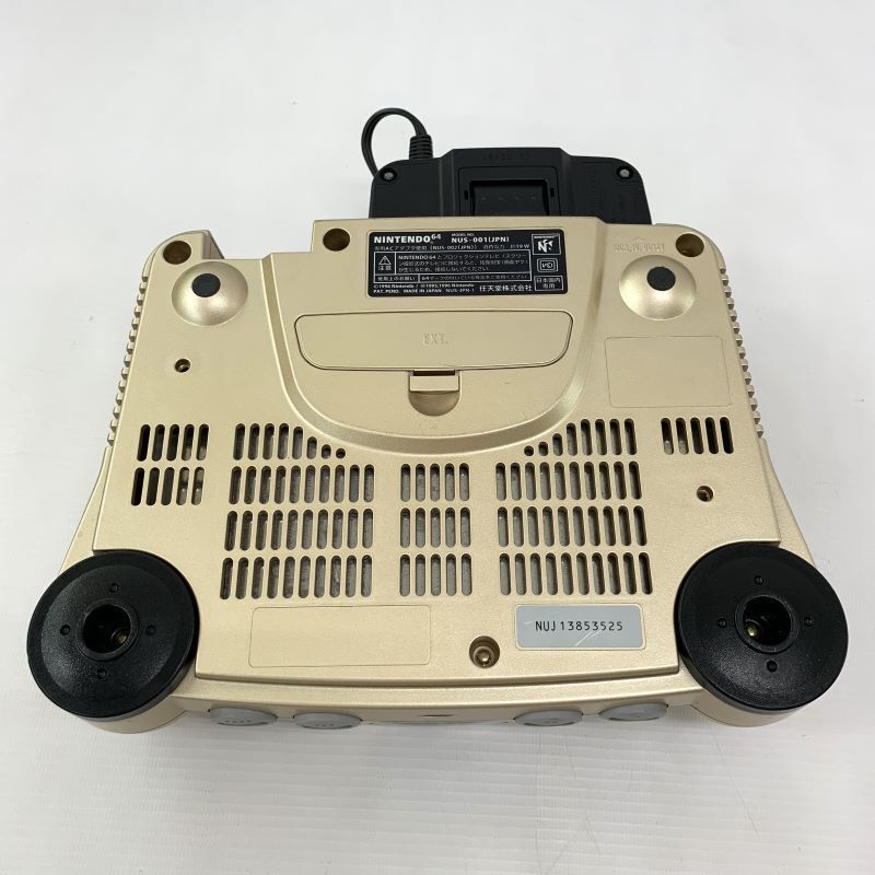 《ジャンク扱い》《レトロ》ニンテンドウ64 ゴールド＋メモリー拡張パック /トイザらス限定/店頭/他モール併売《ゲーム・山城店》B293