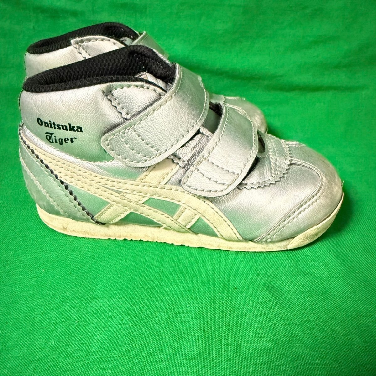 オニツカタイガー Onitsuka Tiger ベビー スニーカー 1184A001 シルバー マジックテープ 14.5センチ_画像3