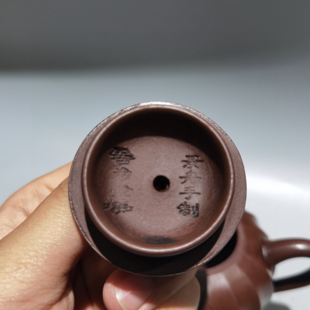新年の贈り物 仁】『紫砂壺・筋紋宮燈壺・顧景舟款・紫泥・茶具・茶道品』極細 施釉陶