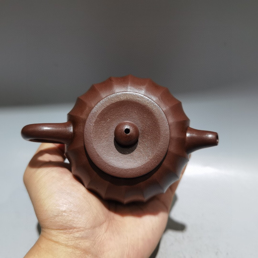 仁】『紫砂壺・筋紋宮燈壺・顧景舟款・紫泥・茶具・茶道品』極細