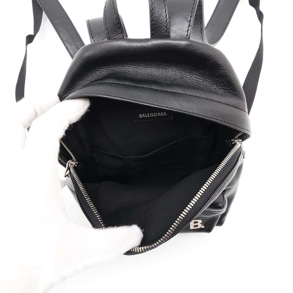 バレンシアガ リュック ソフト バックパック XXS レザー バレンシアガ リュック ソフト バックパック XXS レザー